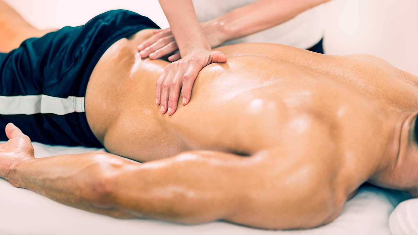 Massage thể thao là gì và vai trò quan trọng trong phục hồi thể lực